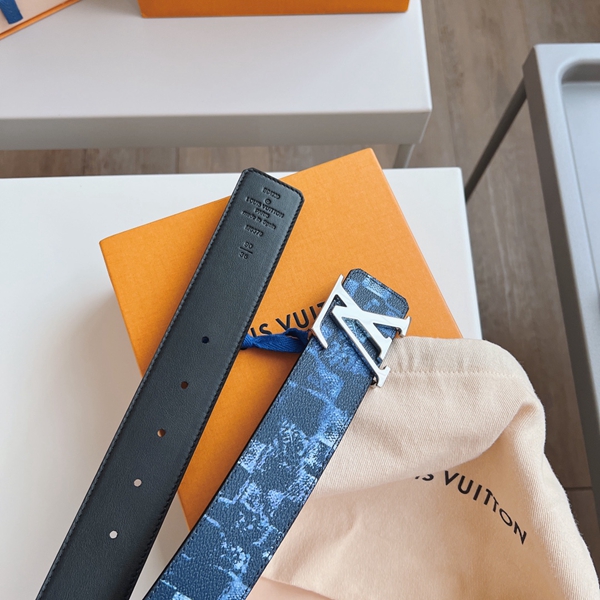 ルイヴィトンベルト背面デザイン